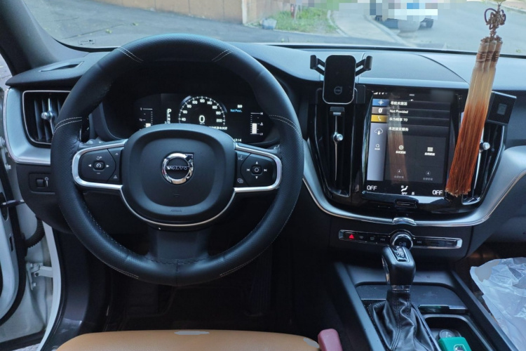 沃尔沃XC60 2018款 T5 四驱智逸版中控内饰13