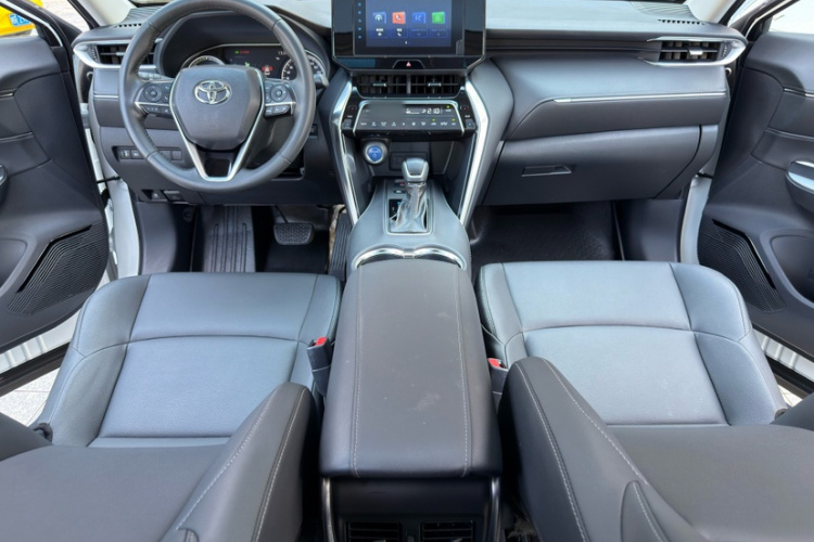 丰田 威飒 2022款 双擎 2.5L CVT两驱豪华版中控内饰7001