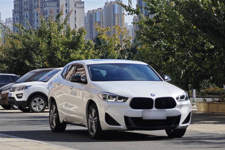 宝马X2 2023款 sDrive25i M运动曜夜版车身外观6001