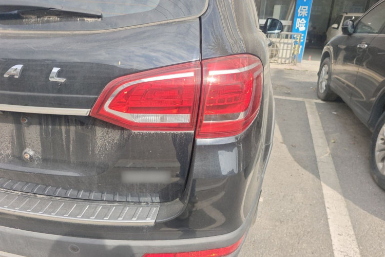 哈弗H6 2013款 运动版 1.5T 手动两驱精英型车身外观9