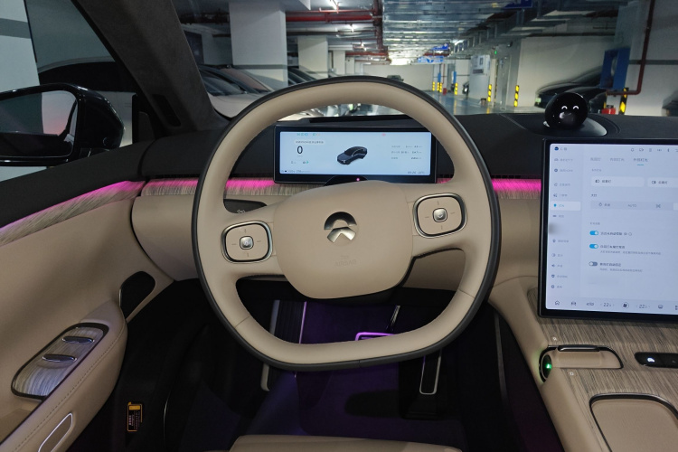 蔚来ET7 2024款 75kWh 行政版中控内饰13
