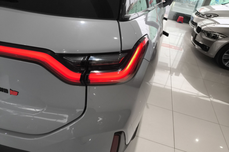 蔚来ES6 2020款 420KM 运动版车身外观9