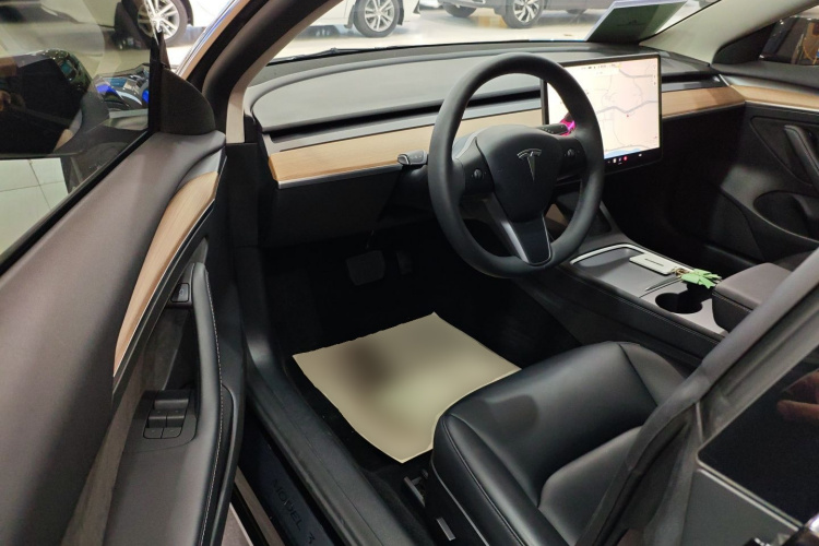 特斯拉 Model 3 2022款 后轮驱动版中控内饰7003