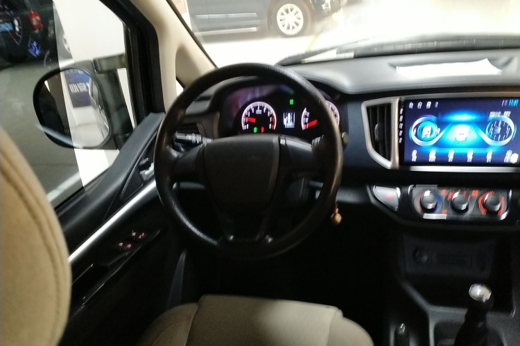 东风风行 菱智 2022款 M5 1.6L 实用型 5座局部细节13