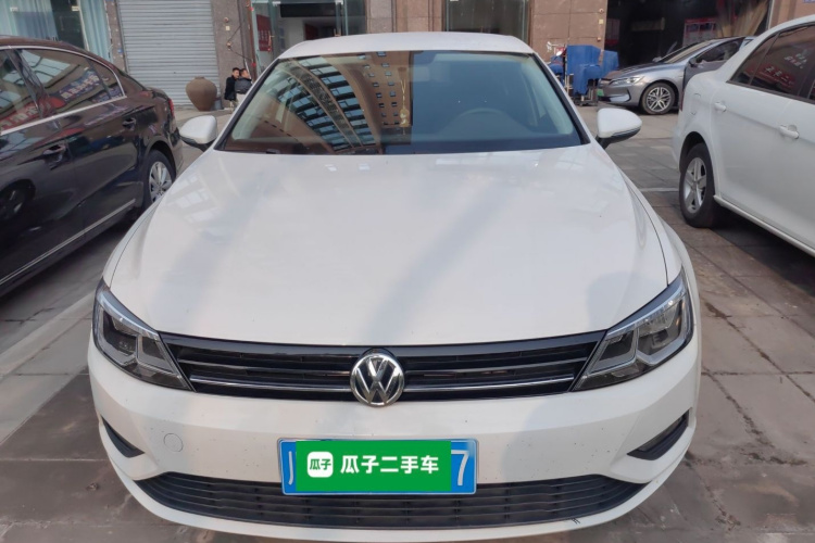 大众 凌渡 2017款 230TSI 手动风尚版车身外观2