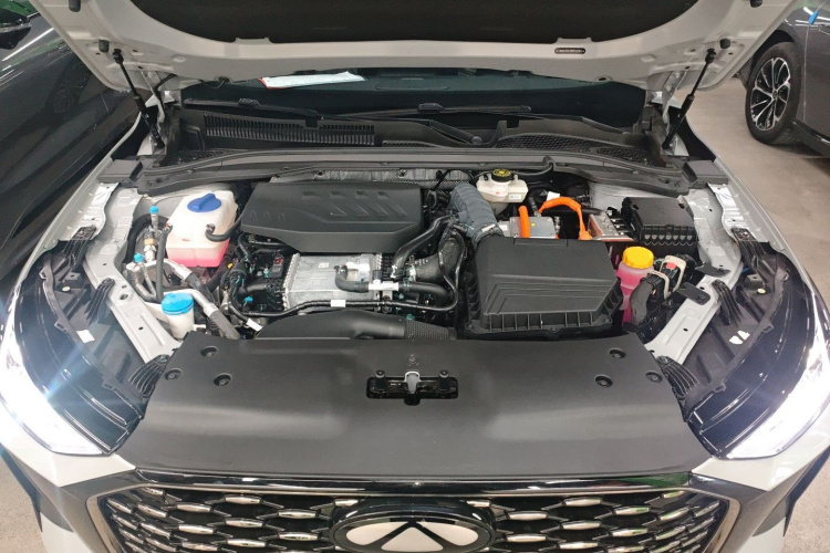 奇瑞 风云A8L 2025款 1.5TGDI 145km 豪华型机舱底盘24