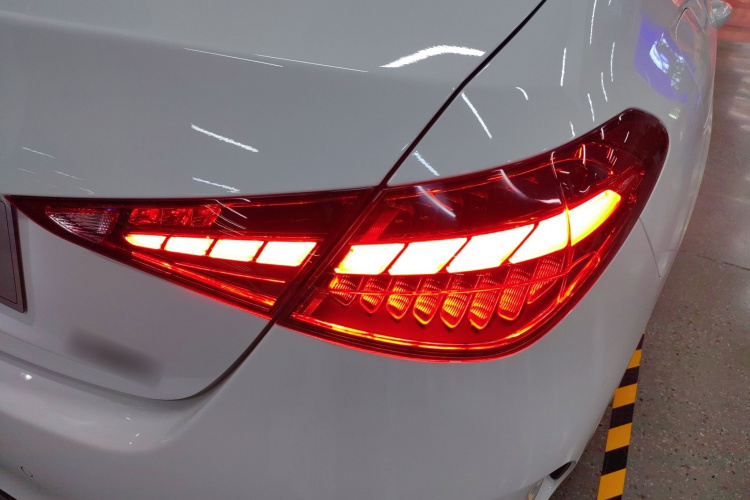 奔驰C级 2023款 C 260 L 运动版车身外观6006