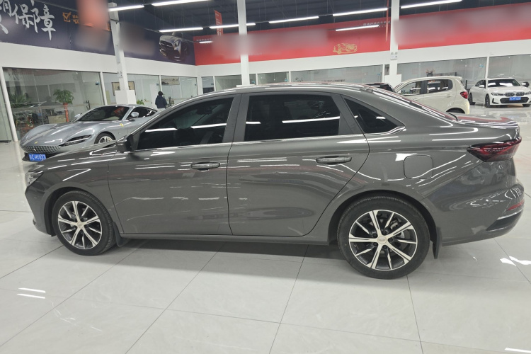 吉利汽车 帝豪 2023款 第4代冠军版 1.5L CVT尊贵型车身外观6003