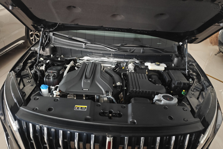 红旗HS7 PHEV 2024款 2.0T PHEV 四驱旗畅版 6座机舱底盘24
