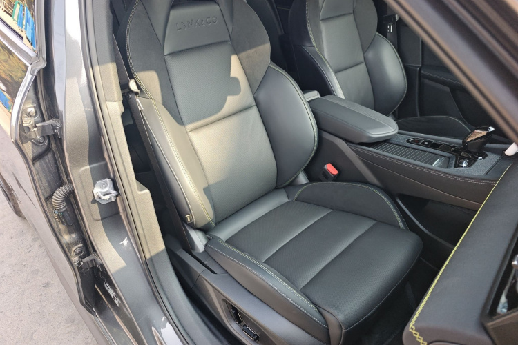 领克03 2025款 2.0TD DCT冠军版Pro局部细节41