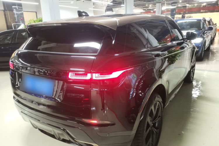 路虎 揽胜极光 2023款 极光L 249PS 科林斯古铜特别版车身外观7