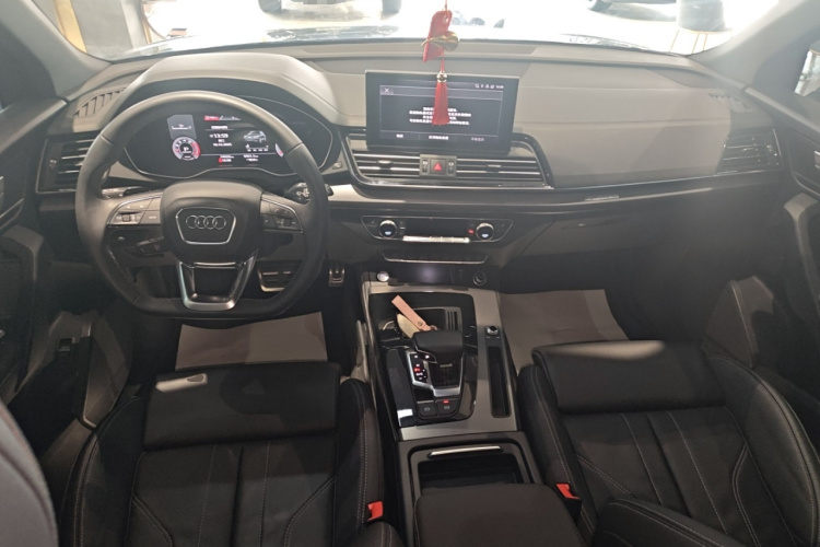 奥迪Q5L 2024款 40 TFSI 豪华动感型中控内饰12