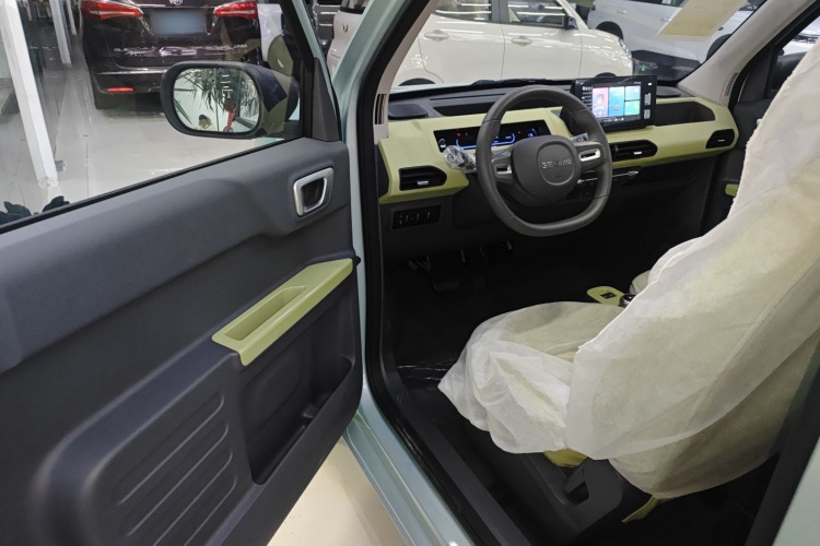 吉利银河 2024款 熊猫mini 200km 耐力熊中控内饰20