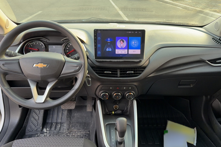 雪佛兰 科沃兹 2020款 325T 自动欣悦版中控内饰7003