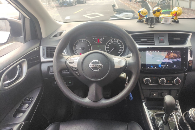 日产 轩逸 2021款 经典 1.6XL CVT豪华版中控内饰13