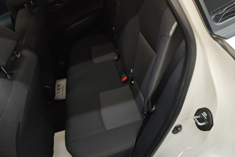 丰田 锋兰达 2023款 2.0L 智能电混双擎 领先版中控内饰21