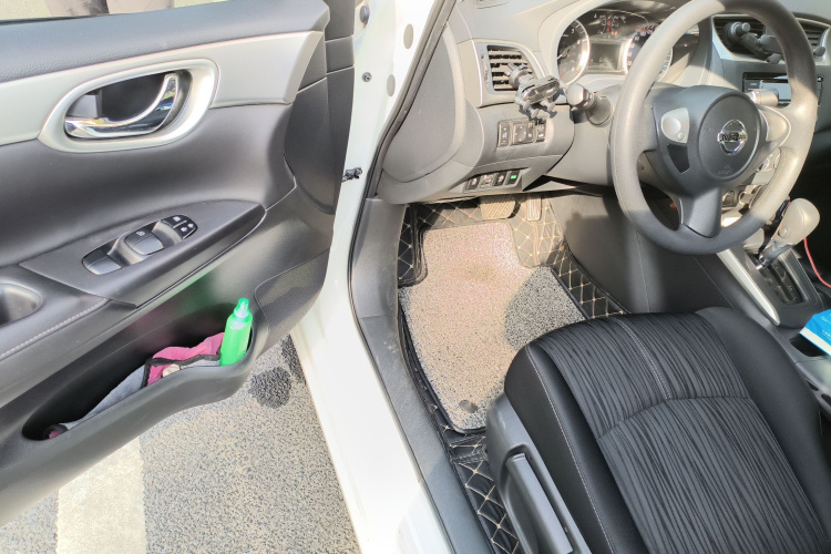 日产 轩逸 2021款 经典 1.6XE CVT舒适版中控内饰20