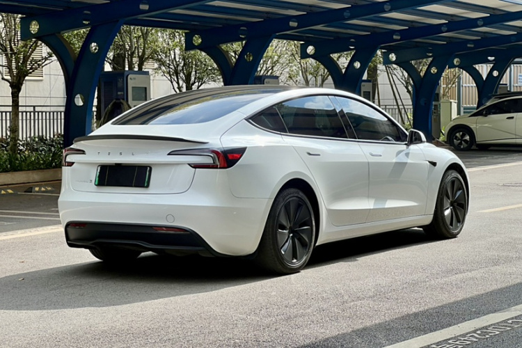 特斯拉 Model 3 2025款 后轮驱动版车身外观6007