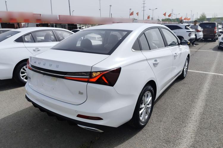 荣威i5 2023款 1.5L CVT豪华版车身外观7