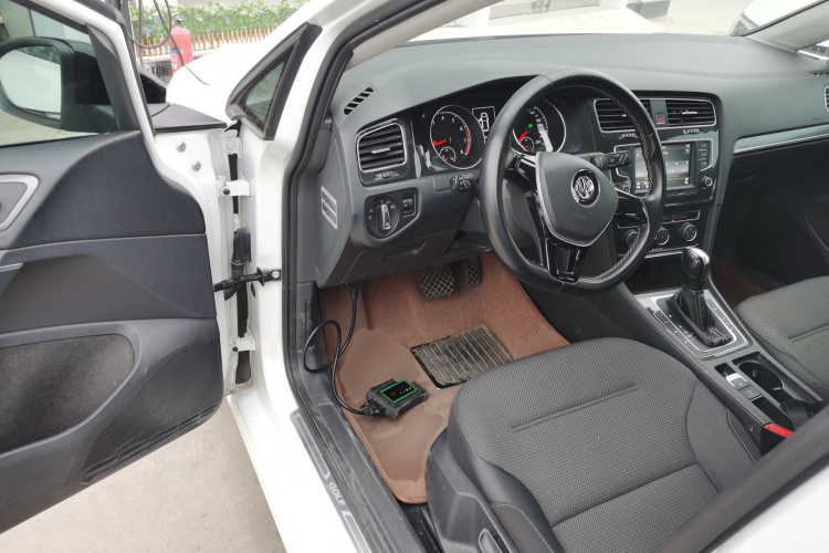 大众 高尔夫 2017款 1.6L 自动舒适百万辆纪念版中控内饰20