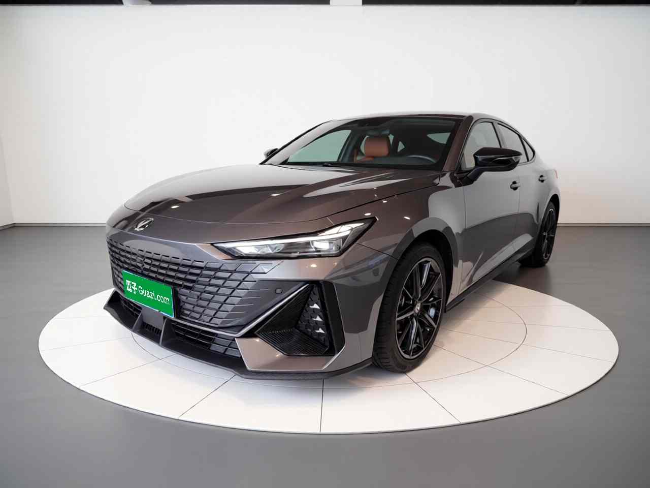 长安UNI-V 2022款 1.5T 尊贵型(2)