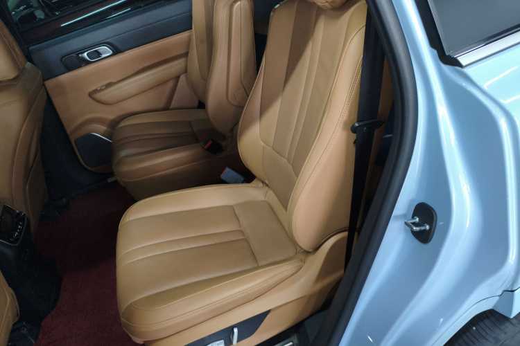 理想汽车 理想ONE 2020款 增程6座版中控内饰21