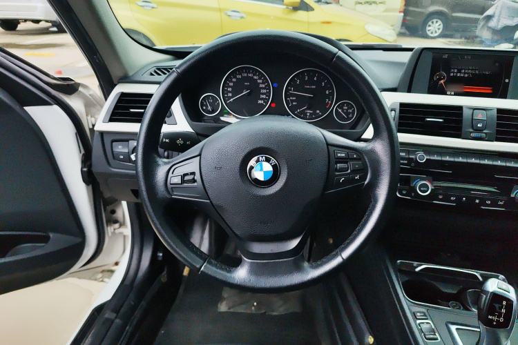 宝马3系 2016款 320Li 进取型局部细节13