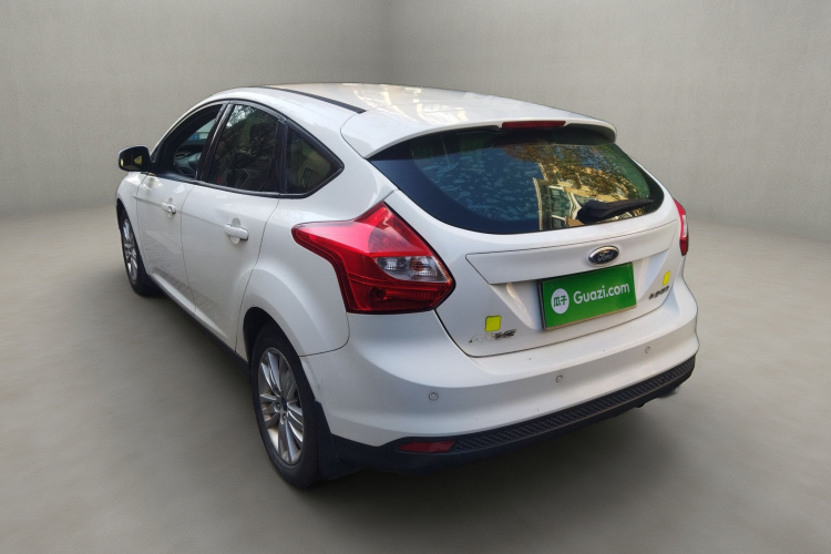 福特 福克斯 2012款 两厢 1.6L 手动舒适型车身外观5