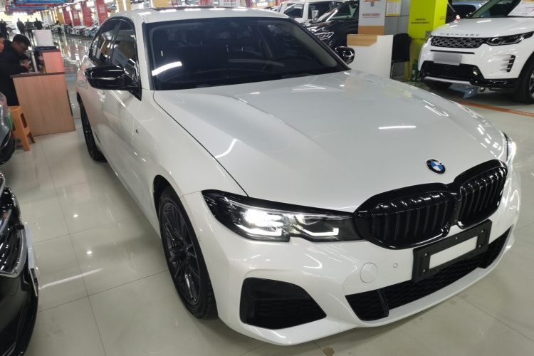 宝马3系 2022款 改款 325i M运动曜夜套装车身外观3