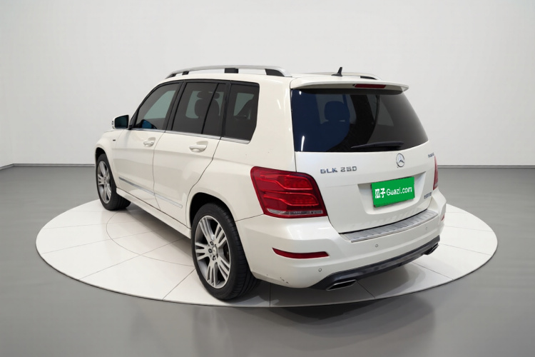 奔驰GLK级 2015款 GLK 260 4MATIC 动感型 极致版车身外观5