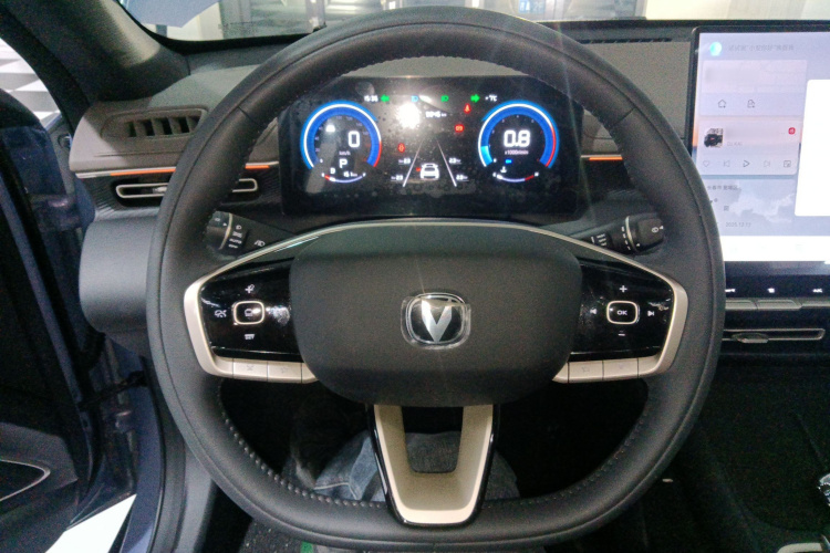 长安 逸动 2026款 第四代 1.5T 500Bar 悦享型中控内饰13