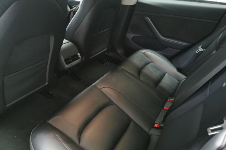 特斯拉 Model 3 2022款 后轮驱动版中控内饰21