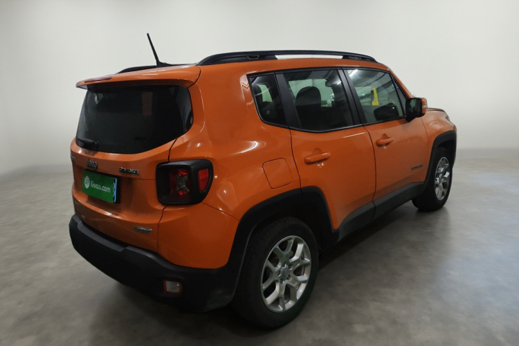 Jeep 自由侠 2017款 180T 自动高能版车身外观7