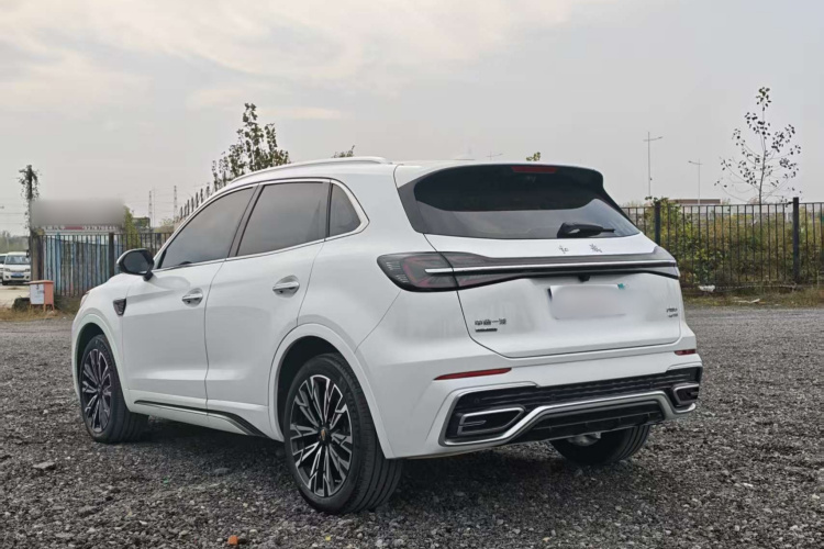 红旗HS5 2023款 2.0T 四驱旗享Pro版车身外观6004