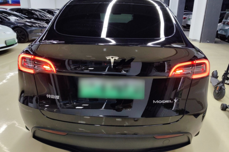 特斯拉 Model Y 2023款 后轮驱动版车身外观6004