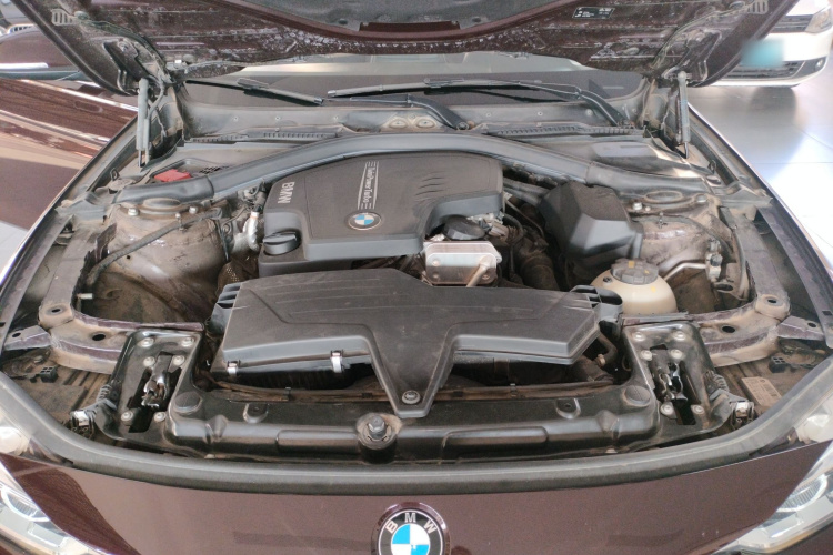 宝马3系 2016款 320Li 时尚型机舱底盘24