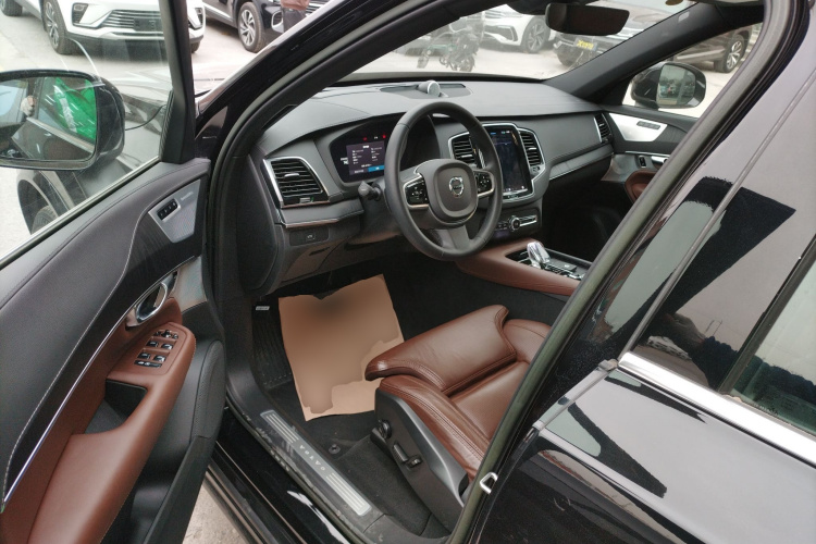 沃尔沃XC90 2023款 B6 智雅豪华版 7座中控内饰7003