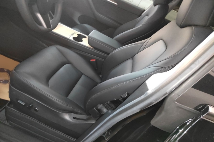 特斯拉 Model Y 2022款 后轮驱动版局部细节19