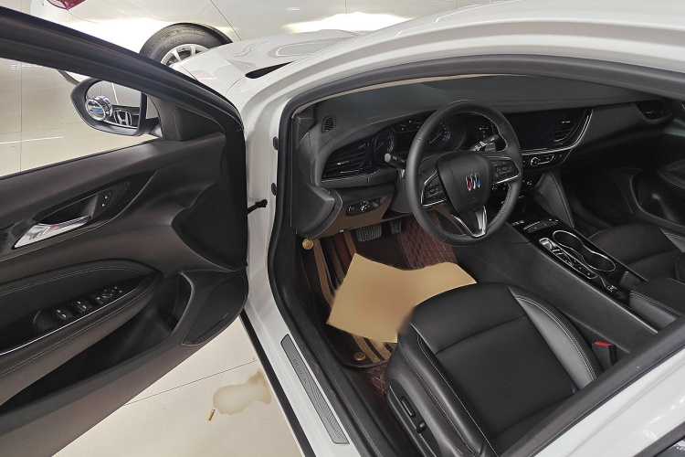 别克 君威 2024款 25T 超享版中控内饰7003