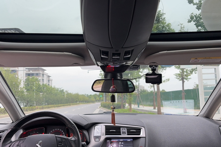 DS 5 2013款 1.6T 雅致版THP160局部细节22