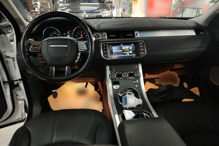 路虎 揽胜极光 2017款 2.0T 英伦锋尚版中控内饰12