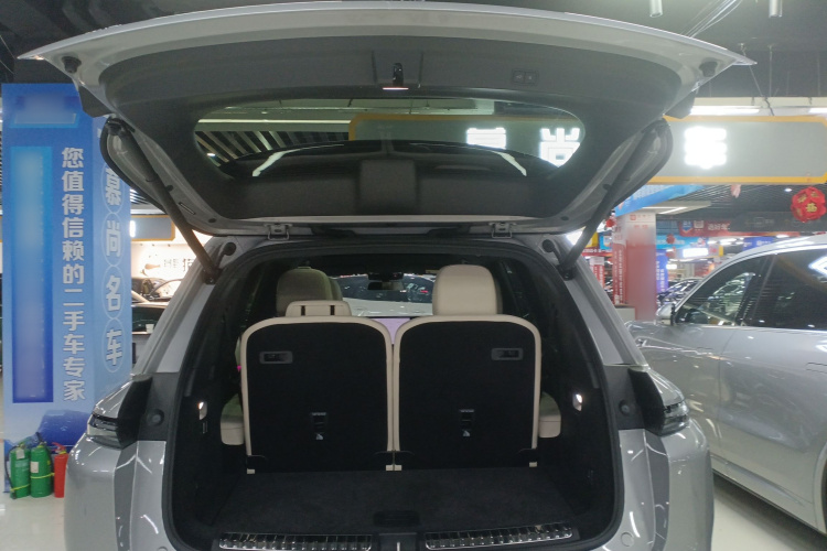 理想汽车 理想L8 2024款 Ultra机舱底盘23