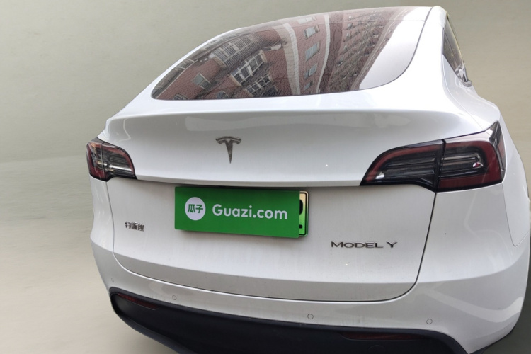 特斯拉 Model Y 2023款 后轮驱动版车身外观6