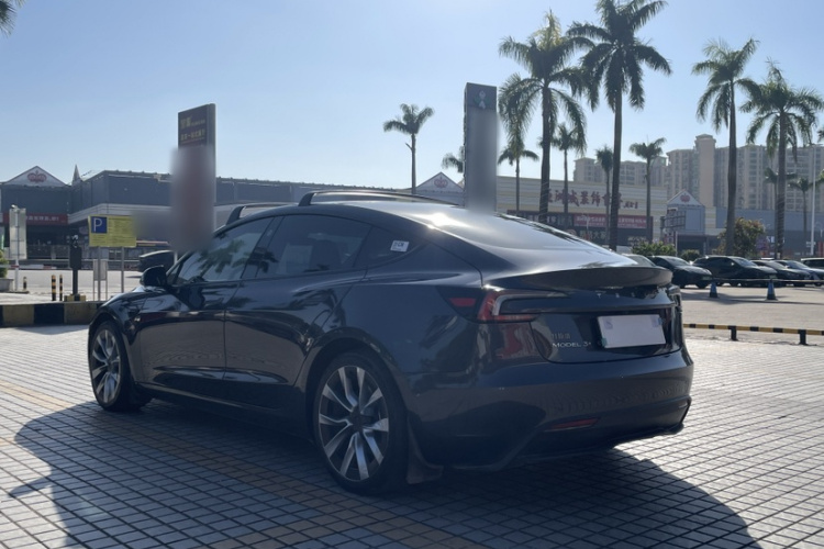 特斯拉 Model 3 2023款 长续航全轮驱动版车身外观6008