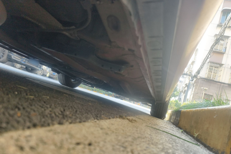 丰田 雷凌 2017款 1.2T G CVT精英版局部细节9002