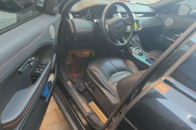 路虎 揽胜极光 2017款 2.0T 绚黑限量版中控内饰20