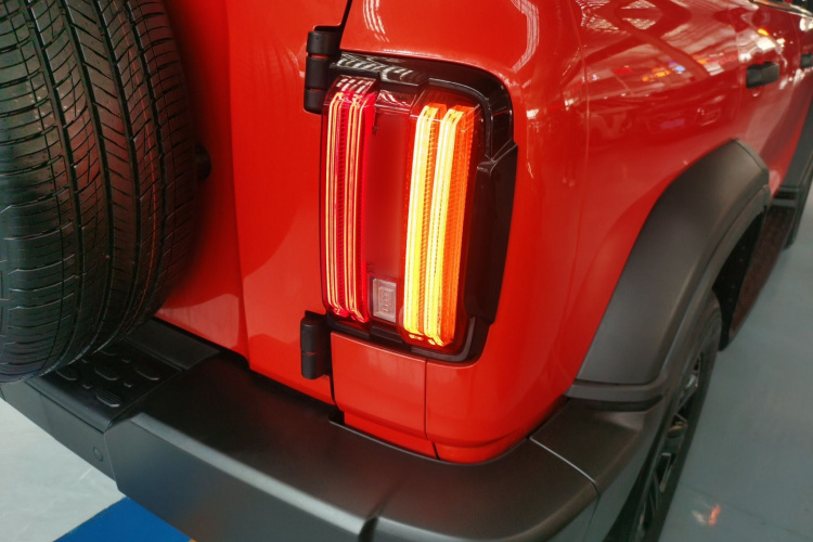 坦克300 2021款 越野版 2.0T 征服者车身外观6006