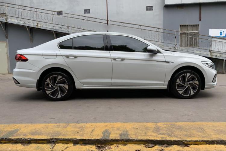 大众 宝来 2023款 300TSI DSG尊行版局部细节9006