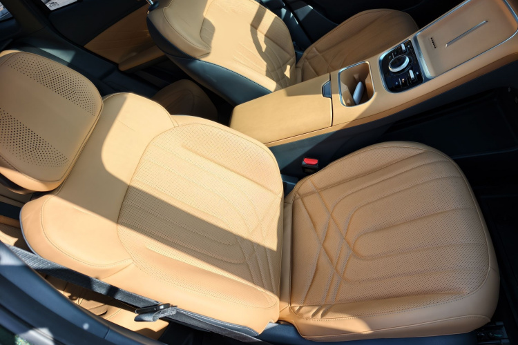 吉利银河 银河星舰7 EM-i 2025款 120km 探索+版中控内饰7004