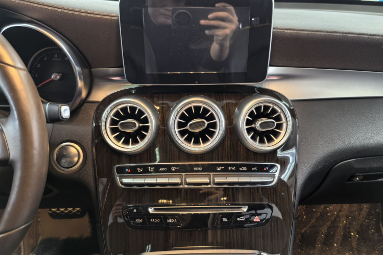 奔驰GLC 2019款 GLC 260 L 4MATIC 动感型局部细节16